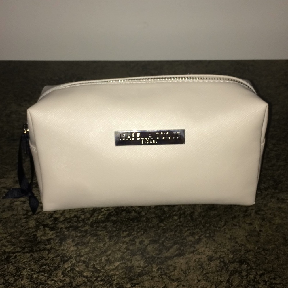 Isabella Scott Beige Makeup Bag ✨